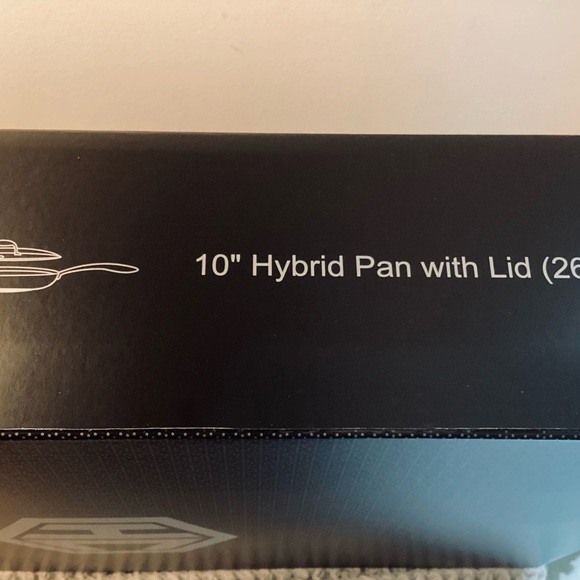 HexClad Hybrid 10” Frying Pan with Lid (NEW) - Picture 5 of 9